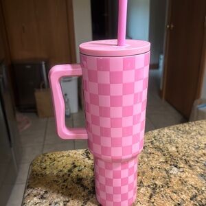 Pink Checkered Tumbler with Handle and Straw